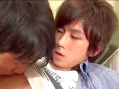 japanese twink Yuma Gets deep throat