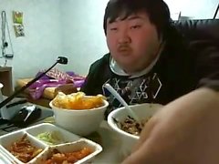 Chinese dud jerking off to food