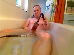 Pumping, stretching, cumming in the tub