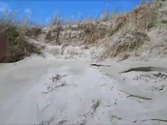 Exhibtionist jerking at the beach again