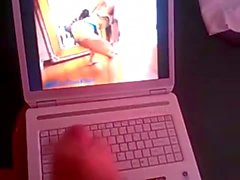 jerking while she twerks