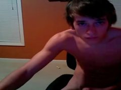 College Jock shows off for girls on webcam