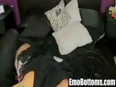 Emo twink Drake Blaize sucking on a hard cockntaylor_1024_1